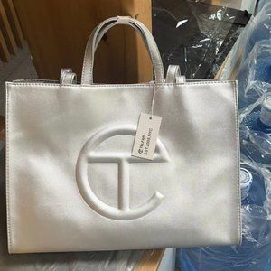 🌸💚💖Telfar Shopping Bag Medium Silver🌸💚💖